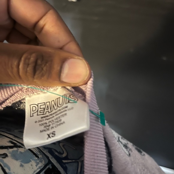 Peanuts snoopy purple polyester pajama top - Picture 3 of 5